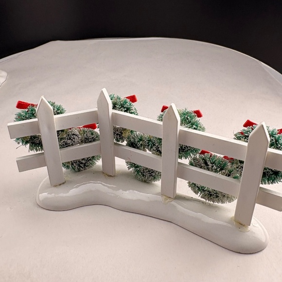 Department 56 Snow Village Wreaths for Sale - 4 pieces - Picture 5 of 16